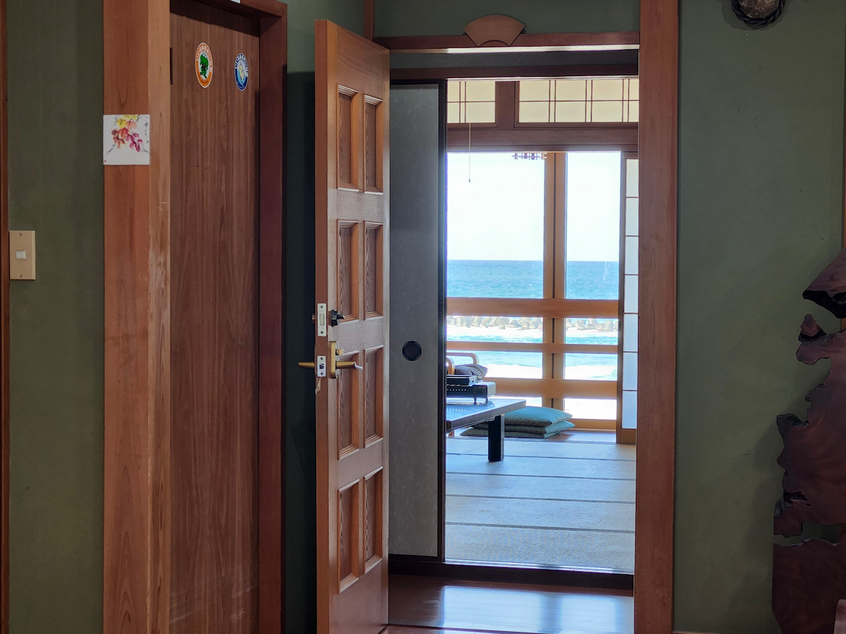 竹野浜の旅館 寛の個室の様子