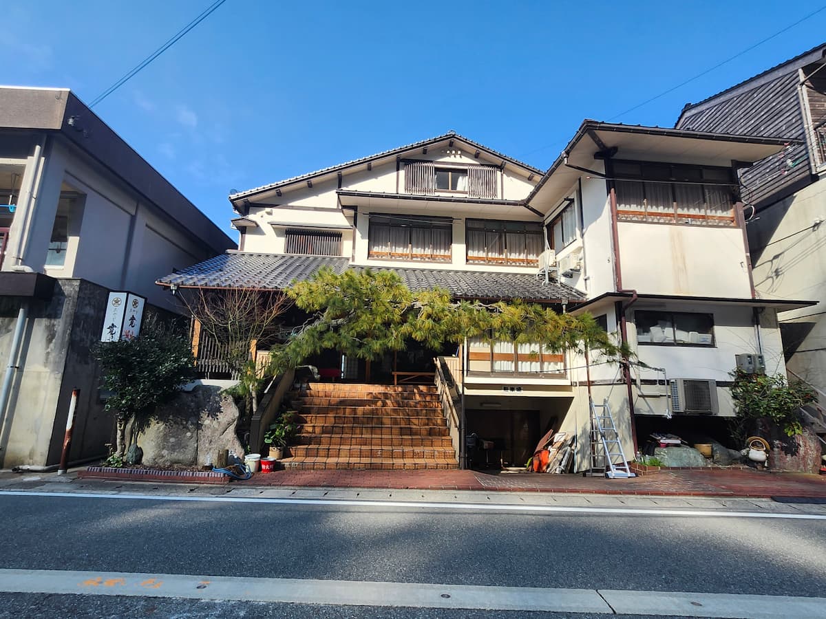 「JRかにカニクスプレス」で行った竹野 寛さんの建物