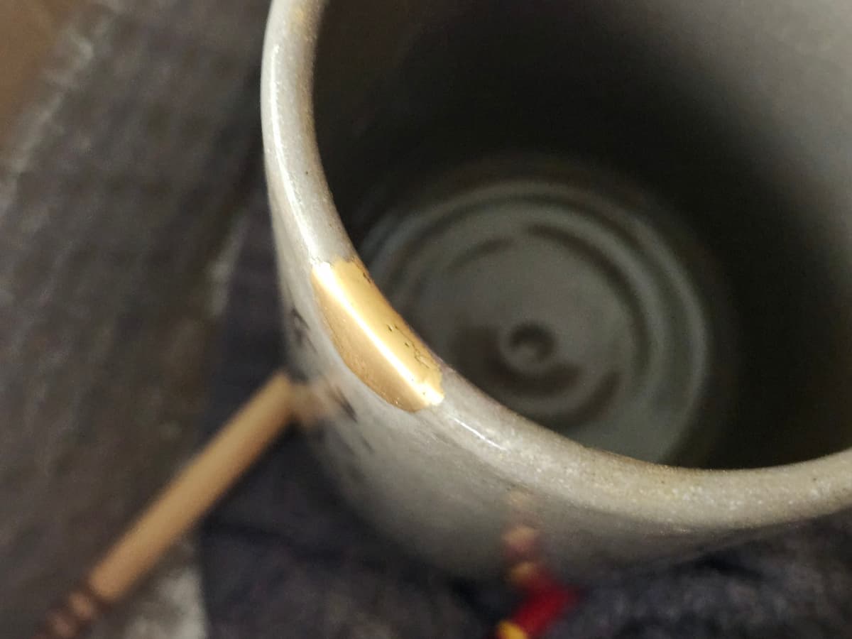 金継ぎしたイッタラのフリーカップの口元