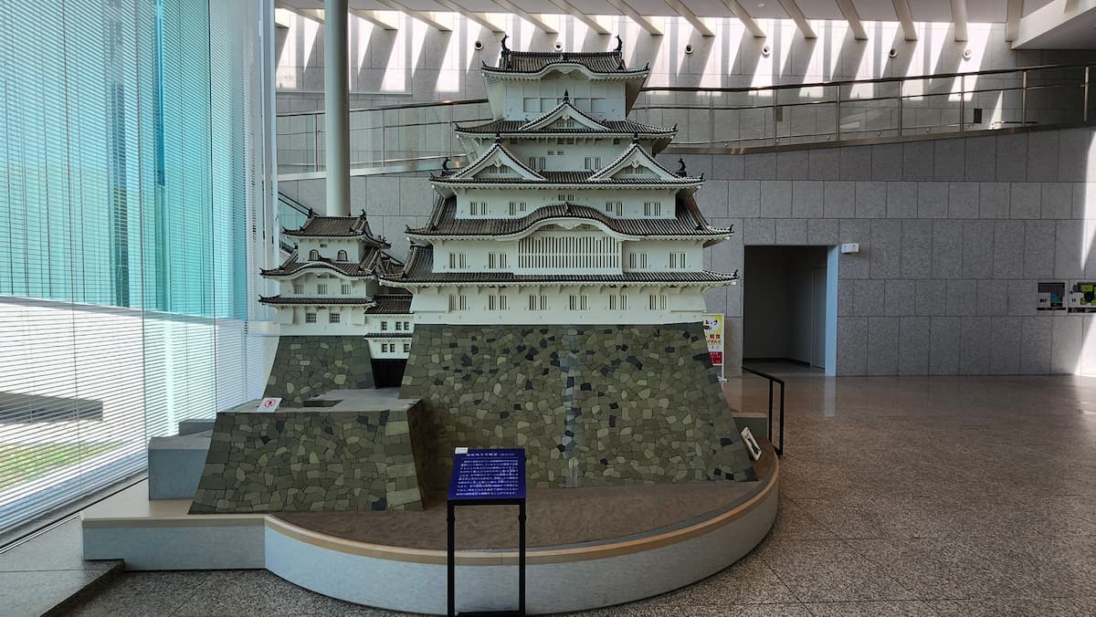 姫路にある兵庫県立歴史博物館1階ホールにある姫路城の模型